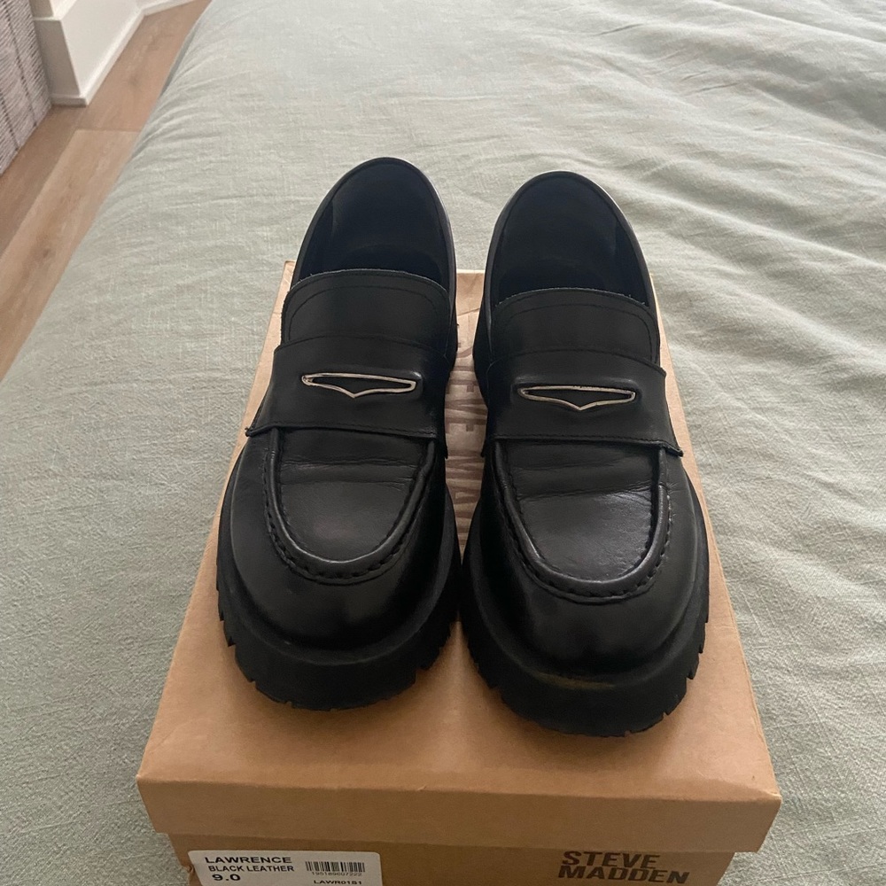 Steve Madden Lawrence black loafers size 9